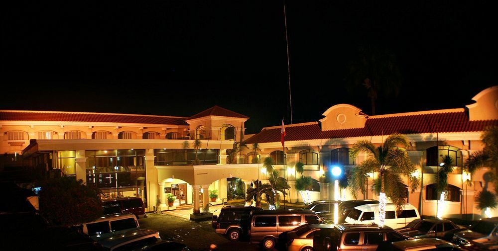 Hotel Del Rio Iloilo City Eksteriør billede